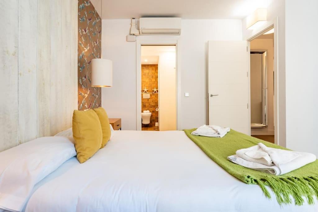 Super Central Malaga Flat With Terrace And Free Parking Экстерьер фото