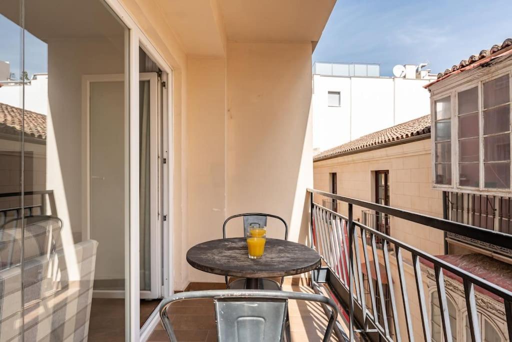 Super Central Malaga Flat With Terrace And Free Parking Экстерьер фото